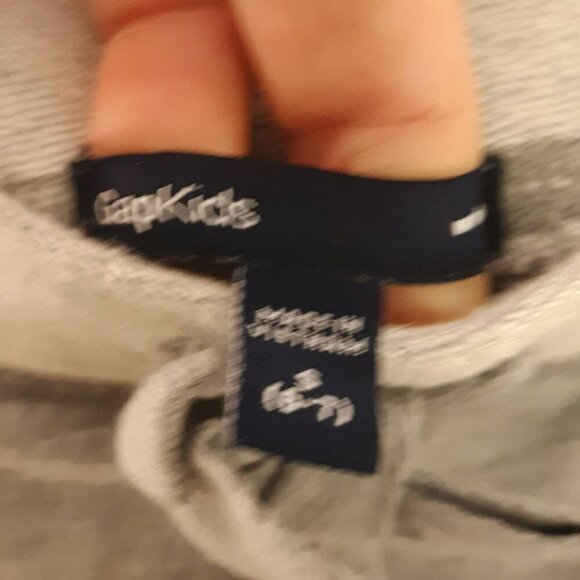 Gap Girl's Gray Cuffed Capri Sweatpants. Small 6-7 - Picture 7 of 9